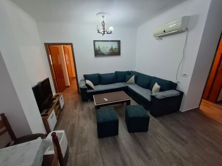 Affittasi appartamento 2+1 presso Shkembi i kavajes