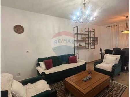 Apartament 1+1 me qira te Pazari i Ri !