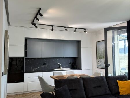 SUPER APARTAMENT 2+1 PER QIRA PRANE TEG-ut