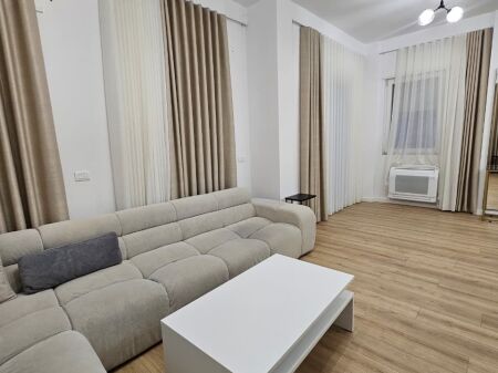 🏡 Vilë me Qira – Rezidenca “Vila Lule” | Pranë TEG