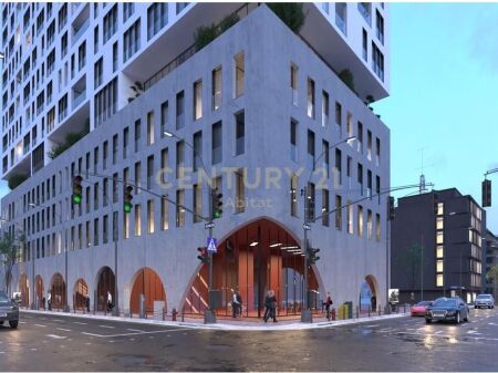 Okazion Shitet Dupleks tek White Tower, Komuna e Parisit