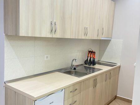 SHITET GARSONIERE TEK IDI 2005 PLAZH,DURRES