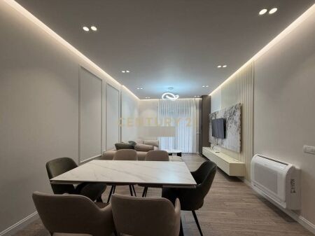 JAPIMI ME QERA APARTAMENT 2+1 ME POST PARKIMI  NE ROSE GARDEN