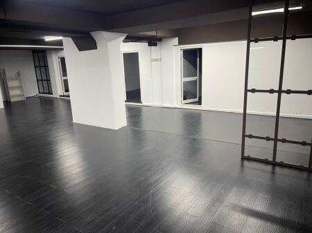 OFFICE FOR RENT 350 M2 WILLSON SQUARE 4,000 EURO