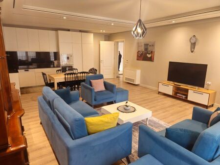 Appartamento premium 2+1+2 (130 m²) in affitto vicino al Lago Artificiale di Tirana.
