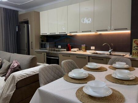 Qera , Apartament 3+1+2, Bulevardi B.Curri , Tirane!