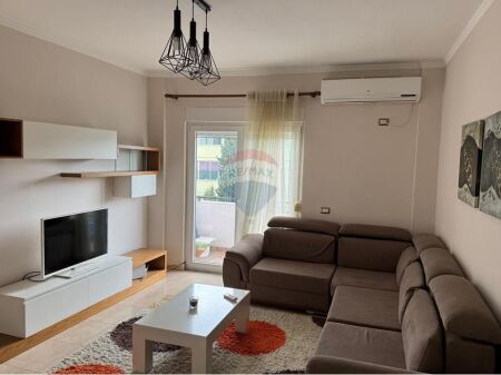 APARTAMENT 2+1 PER QIRA TEK SHKOLLA RREZE DRITE !