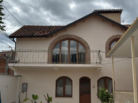 Vile per qera tek Rruga Arkitekt Sinani