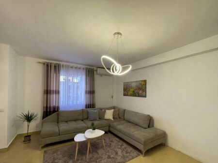 📌Appartamento 2+1 Piazza Skënderbej – vicino alla Galleria Nazionale d'Arte