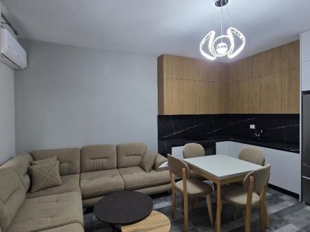 🏡 Appartamento 1+1 con parcheggio in affitto 📍 Zona: Zogu i Zi 💶Prezzo: 700 Euro/mese