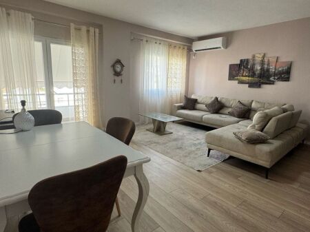 Apartament Me Qera 2+1 ne Fresk (ID B2201366) Tirane.