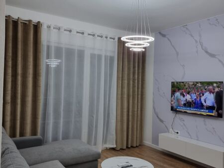 🏢 Jepet me Qira Apartament 1+1 + Garazh