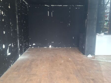 DYQAN ME QIRA 130 M2 BUZE RRUGES. TE GJYKATA