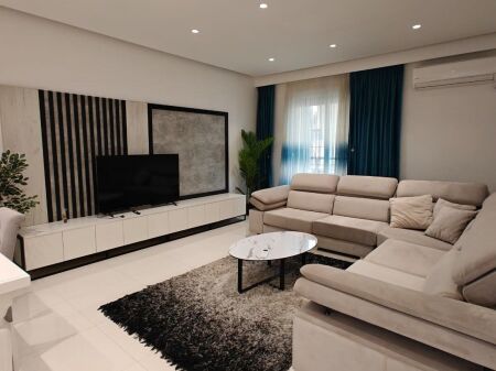 Affittasi appartamento 2+1+ posto auto