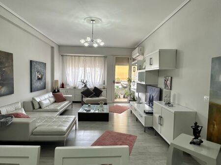 Apartament 2+1+2 ne Lungomare, Vije e Pare, per shitje