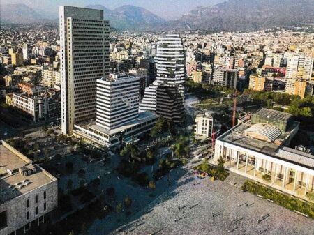 NEL CENTRO DI TIRANA, VICINO ALLA GALLERIA