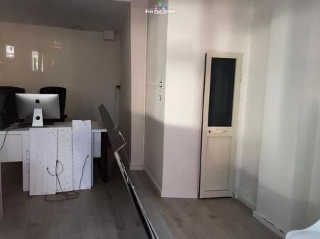 Shop For Rent At Komuna e Parisit ( ID BD21800) Tirane
