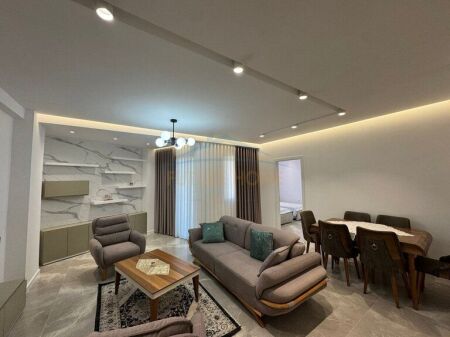 Qera , Apartament 2+1+2 , Pazari i Ri, Tirane