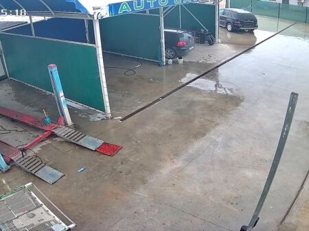 JEPET ME QERA AMBIENT BIZNESI (LAVAZH), TEK TREGU MAKINAVE, DURRES