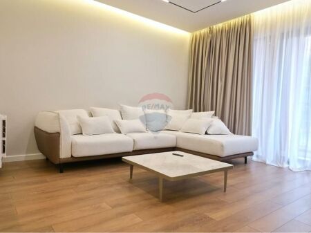 Duplex Modern me Qira Hyrja e "Kodrës së Diellit"