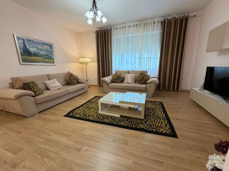 Liqeni i Thate 2+1+2 in Affitto