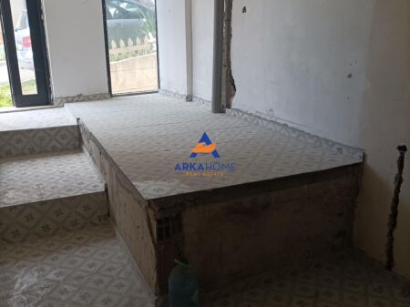 SHOP FOR SALE 50 M2 "BRACELET AREA NEAR MATERNITY" 100000 EURO