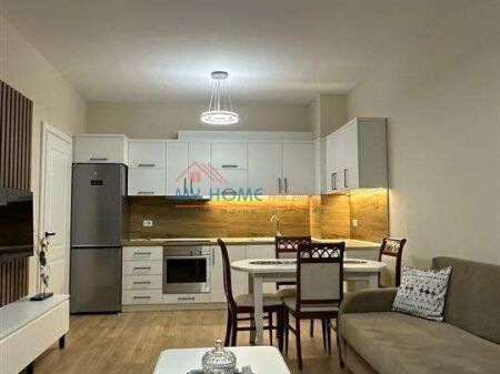 Apartament 1+1+Post Parkimi me qira tek 5 Maj Tirane