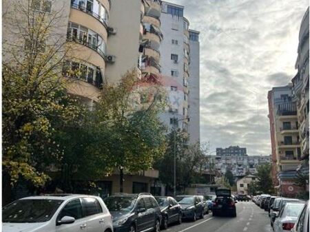 Apartament 2+1+2 ne Shitje tek Komuna e Parisit !