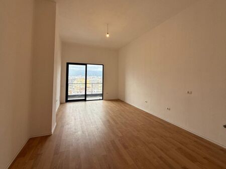 🏙️ SHITET PENTHOUSE 3+1+2 – QENDËR, TIRANË