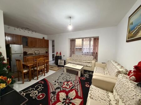 Apartament 1+1 per qera pran stadiumit