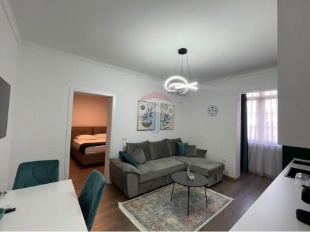 Appartamento 1+1+Balcone In Affitto a 21 Dhjetori