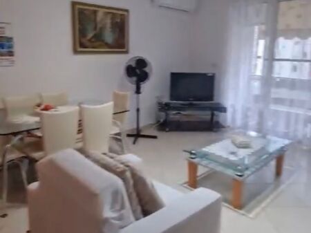 Apartament 1+1 me qera tek Petronini Luarasi