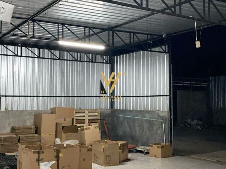 JEPET MAGAZINE 230 M2 ME QERA TE KODRA E DIELLIT 100.000 LEKE