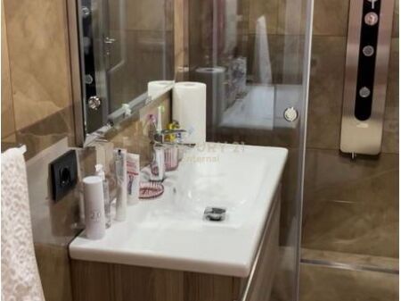 AFFITTASI APPARTAMENTO 2+1+1 POSTO AUTO PRESSO IL COMPLESSO DELIJORGJI