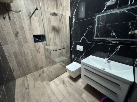 Shitet Apartament 3+1 në Plazh, Iliria