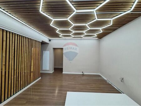 Dyqan - Për Qira - Komuna e Parisit,