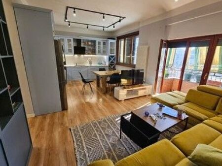 Qera, Apartament 1+1, Fresku, Tiranë