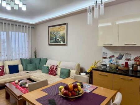 Appartamento 2+1 in vendita ad Astir