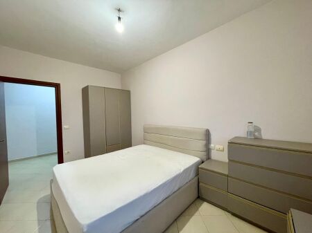 Apartament me qera 2+1+2