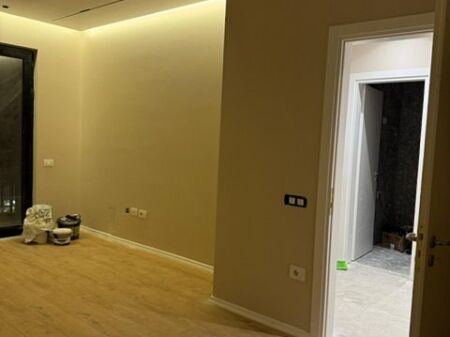 Appartamento per ufficio vuoto Investito Alle ville l2 450€