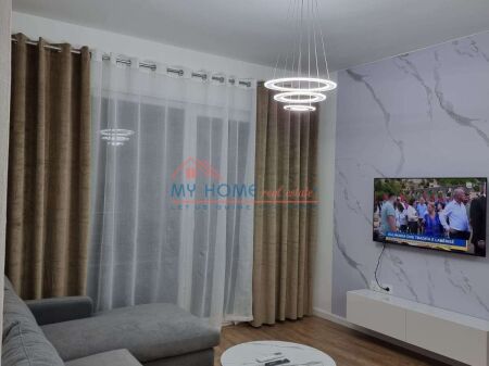 Apartament 1+1+post parkimi Komuna e Parisit ne Tirane