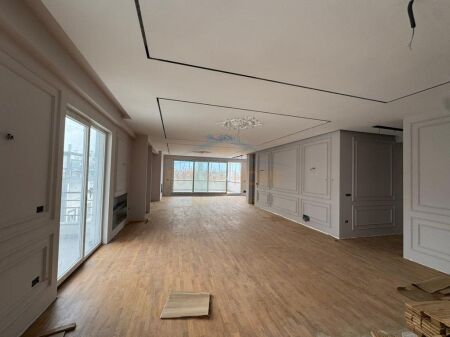 Shitet, Penthouse 3+1+3 Poste Parkimi, Green Terrace, Liqeni i Thate, Empire64131