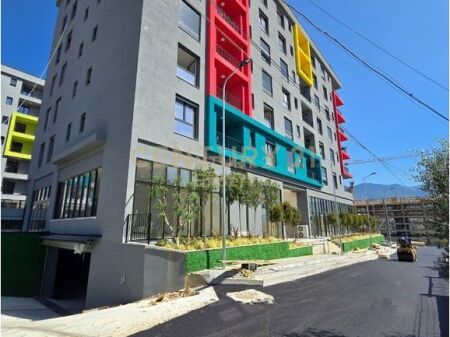 SHITET APARTAMENT 1+1, NE PASKUQAN TE COLOR SPLASH