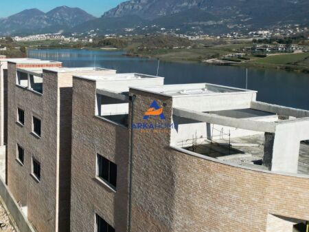 SHITET TRIPLEX 211M2 "FARKE" 390.000 EURO