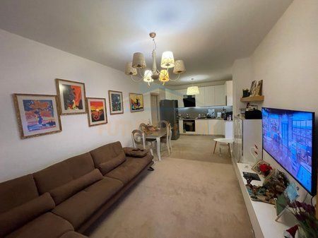 Shitet, Apartament 2+1+2, Qytet Studenti, Tiranë