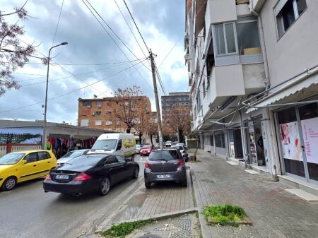 Dyqan me Qira – 100 m², Rruga Fiqirete Musta, Vlorë