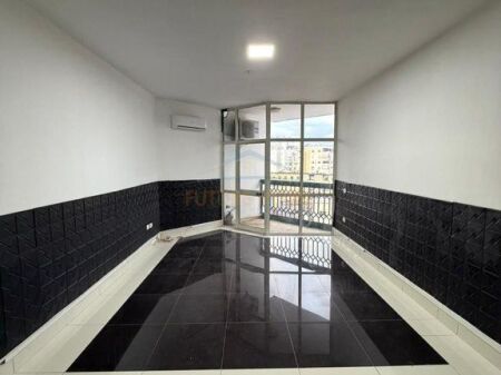 Shitet apartament 2+1+2 Rruga e Kavajes