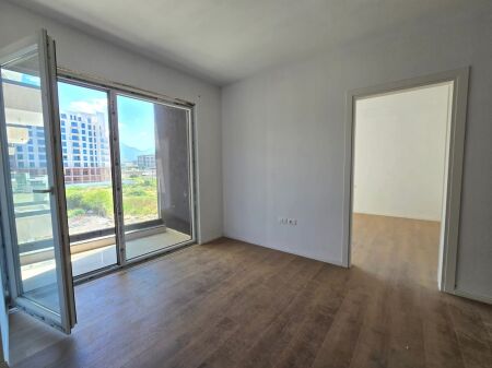 Apartament 2+1+2 per shitje ne Bulevardin e Ri, afer Ish- Stacionit te Trenit!