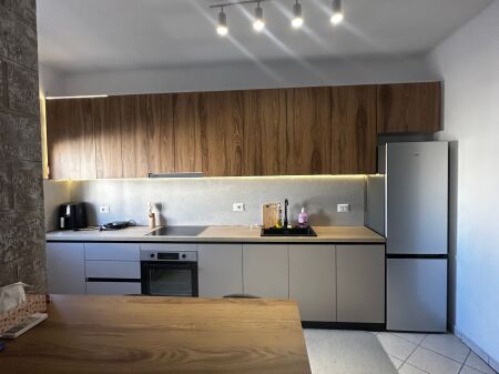 ‼️Apartament 2+1 me Qira – Rruga e Çipajve, Vlorë