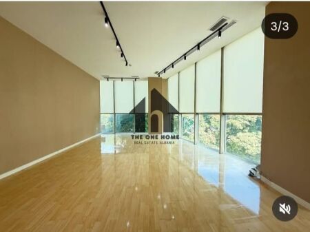 Ambient Zyre Qera - Myslym Shyre / Top Location (rr kryesore)